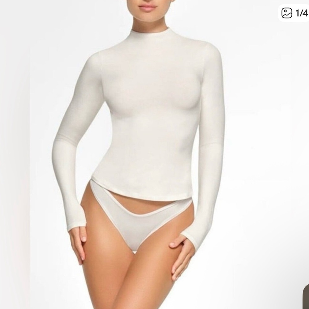 Skims Soft Smoothing Seamless Turtleneck Top Marble XS NWT